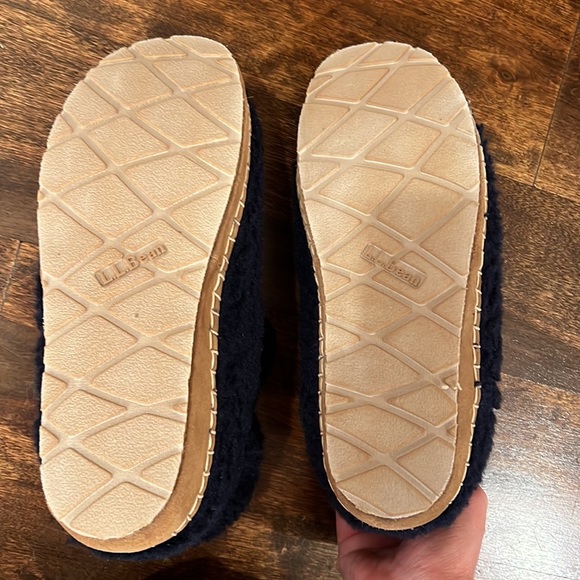 Coziest LL bean slippers, with durable 100% sherpa fleece! - Picture 2 of 4